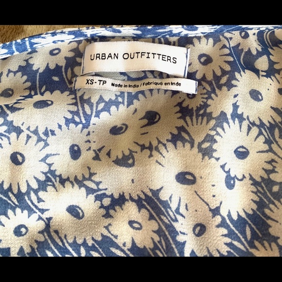 Urban Outfitters Blue Floral Wrap Dress - Picture 4 of 5